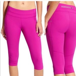New Athleta  bright magenta  capris